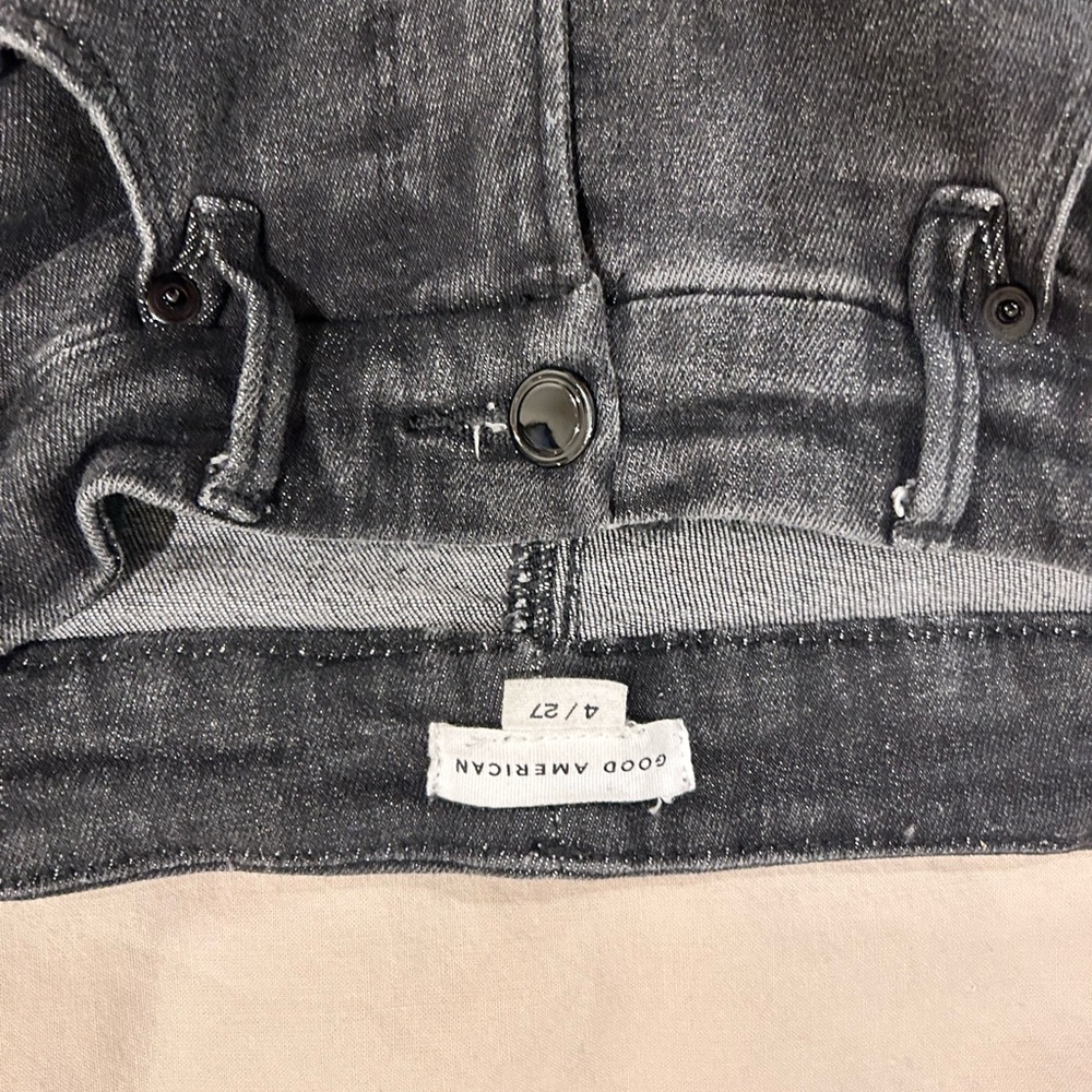 Good American Good Legs CROP Straight Jeans - Picture 5 of 7